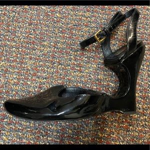 Louis Vuitton Arch Less heels